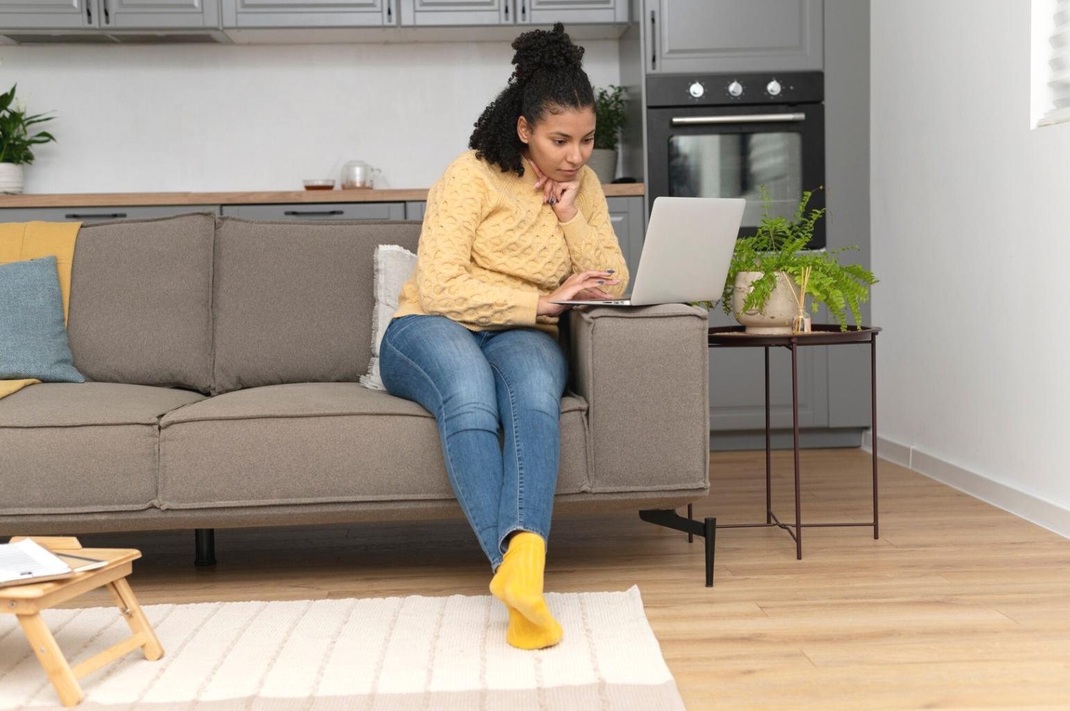 Sessione pratica di acconciatura con supervisione diretta dell'istruttore